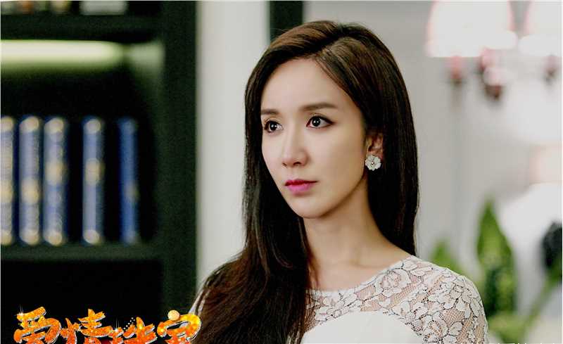 娄艺潇(Loura)在《爱情珠宝》中的