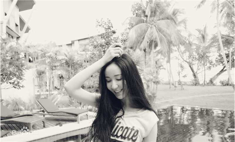 娄艺潇(Loura)个人生活图册