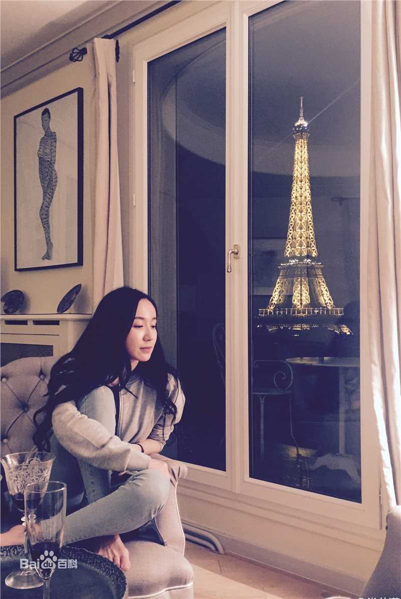 娄艺潇(Loura)个人生活图册