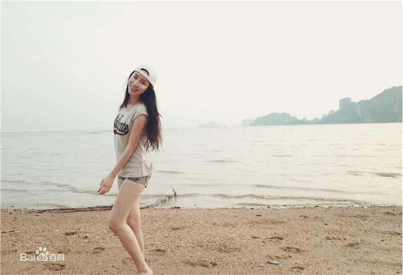 娄艺潇(Loura)个人生活图册