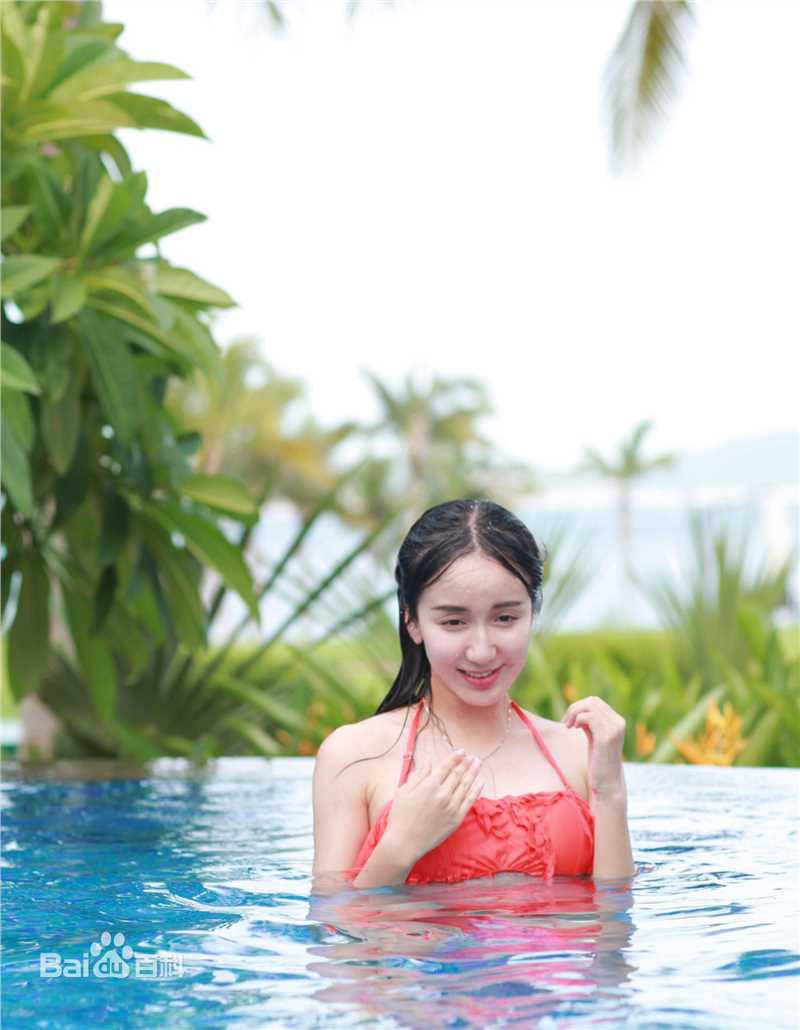 娄艺潇(Loura)个人生活图册