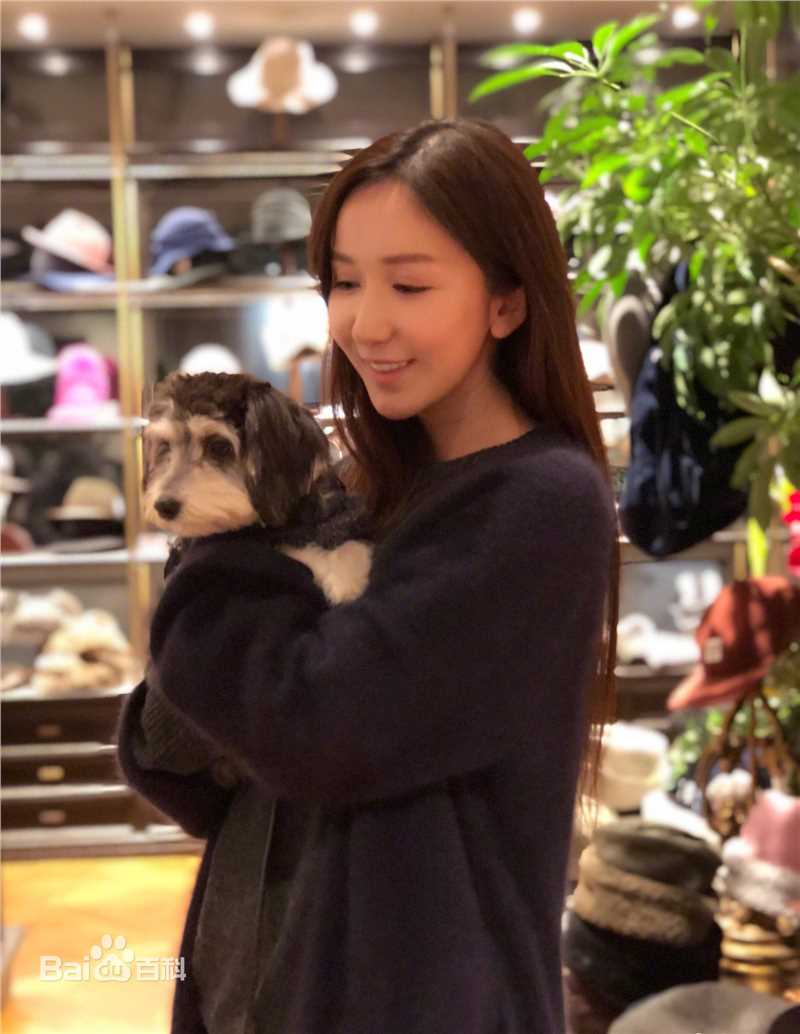 娄艺潇(Loura)个人生活图册