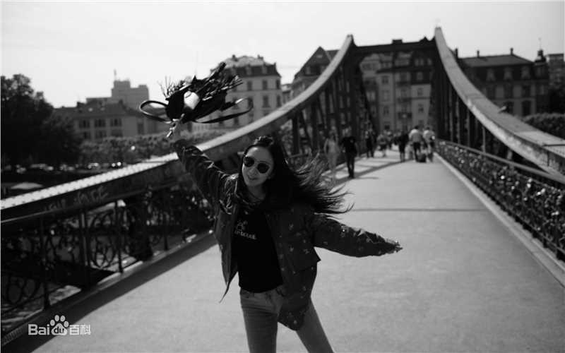 娄艺潇(Loura)个人生活图册