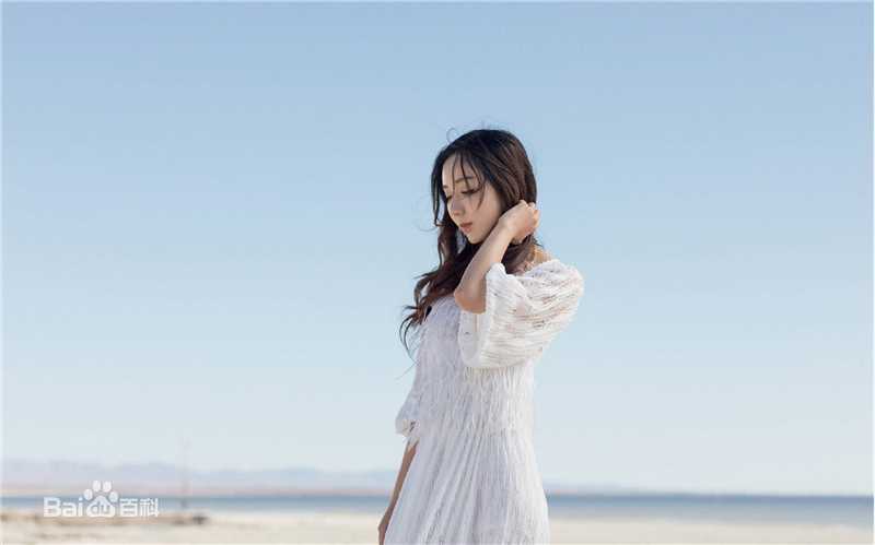 娄艺潇(Loura)mv生活照相册