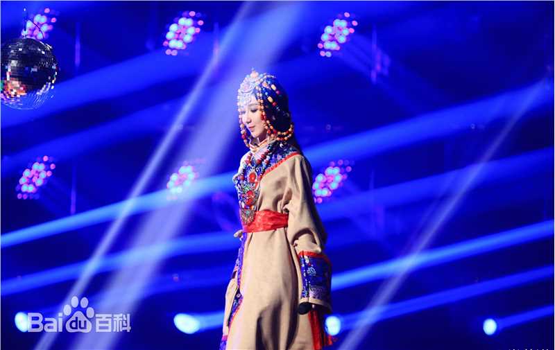 娄艺潇(Loura)跨界歌王素颜照相册