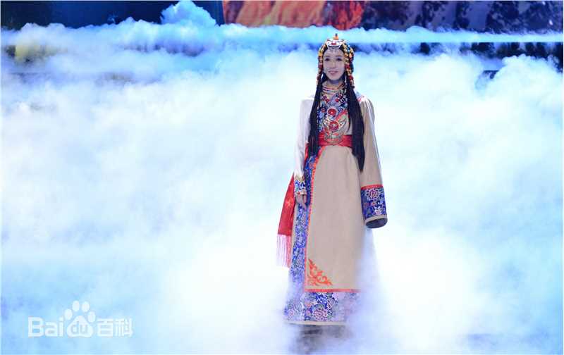 娄艺潇(Loura)跨界歌王素颜照相册