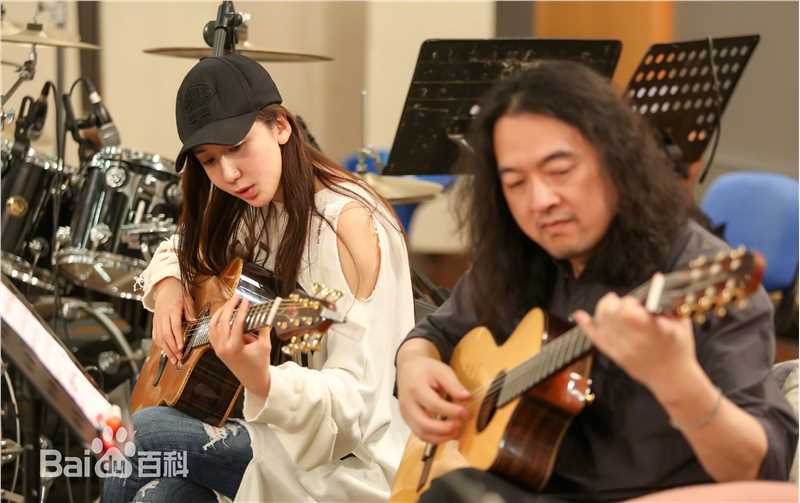 娄艺潇(Loura)跨界歌王素颜照相册