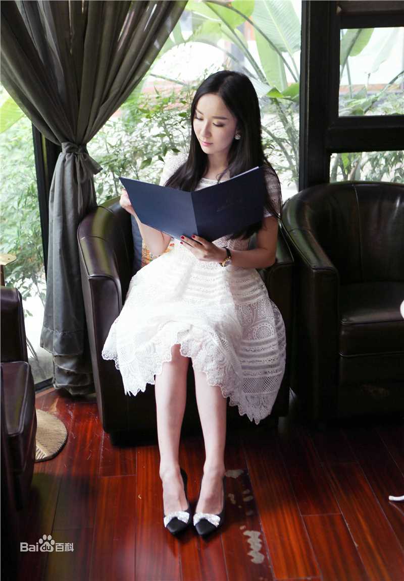 娄艺潇(Loura)一年级素颜照相册