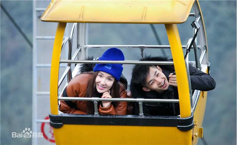 娄艺潇(Loura)一年级素颜照相册