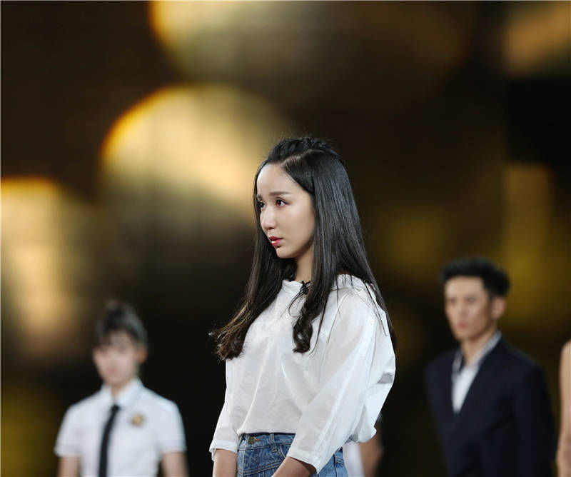 娄艺潇(Loura)一年级素颜照相册