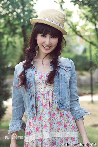 最优质娄艺潇(Loura)精彩图册