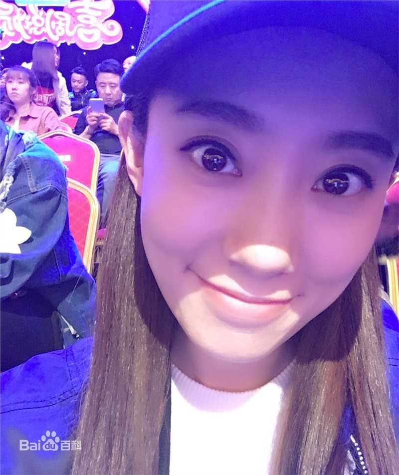 《张小斐》生活照