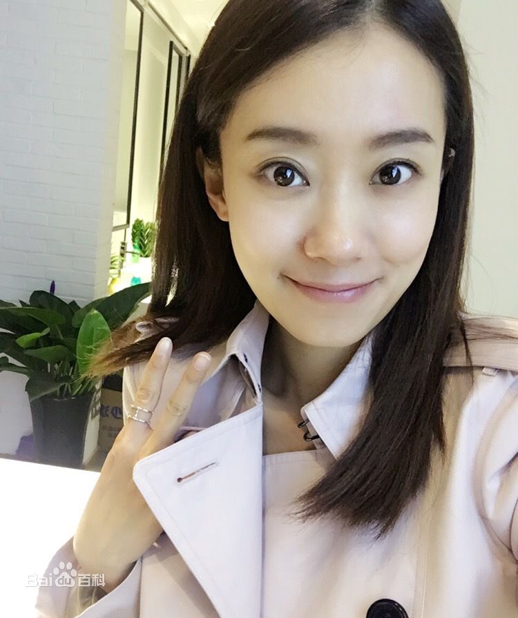 《张小斐》生活照