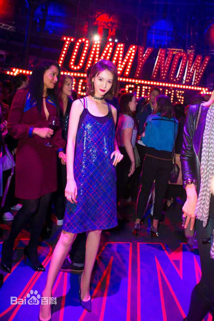 金晨(Gina)2018春夏伦敦时装周前后照片