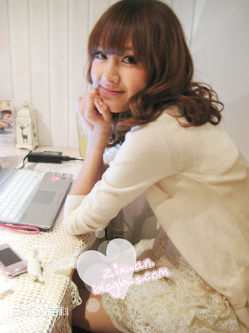 瑞丽专属模特张子萱