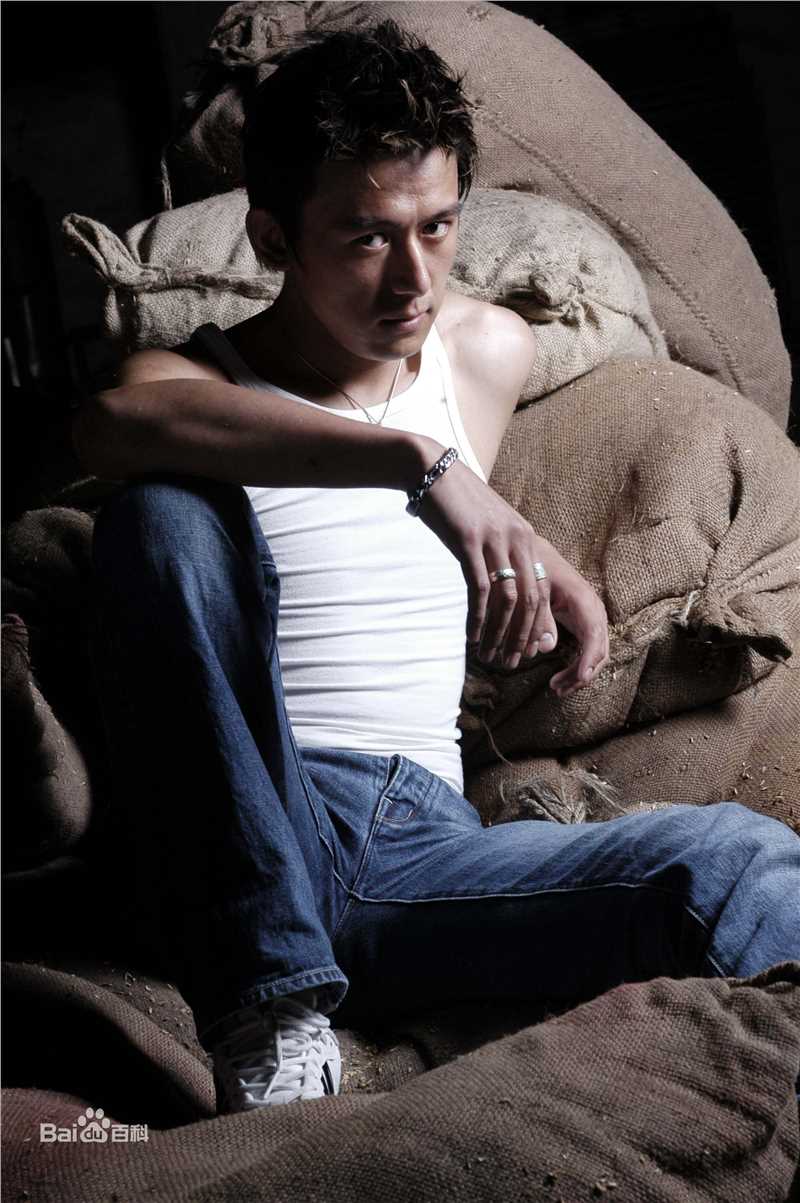 吕行的生活照和艺术照