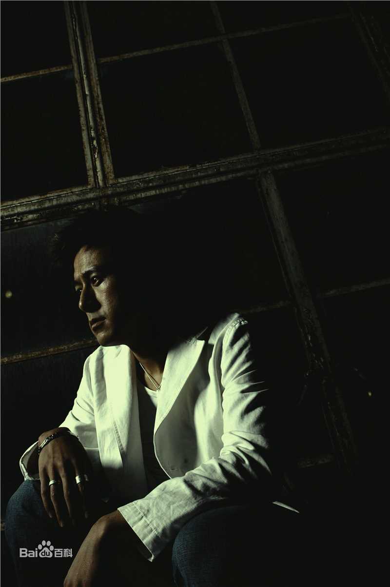 吕行的生活照和艺术照