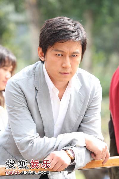 吕行参加活动的照片