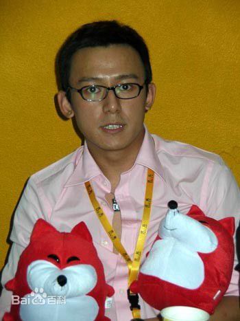 吕行参加活动的照片