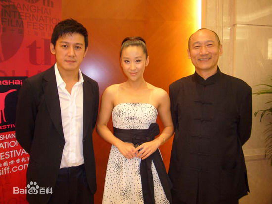 吕行参加活动的照片