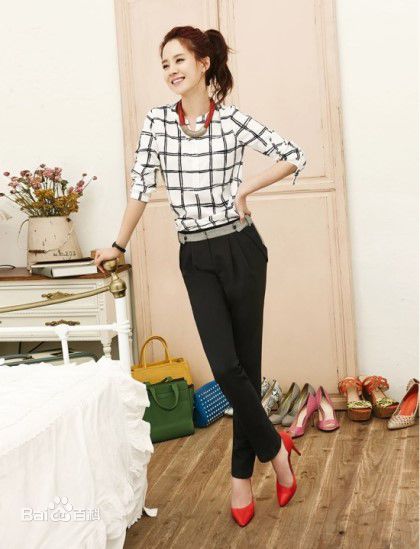 高清宋智孝(Song Ji Hyo<i>（艺名）</i>、 、Cheon Seong Im<i>（出生名）</i>、 、Cheon su-yeon<i>（现用名）</i>)图片