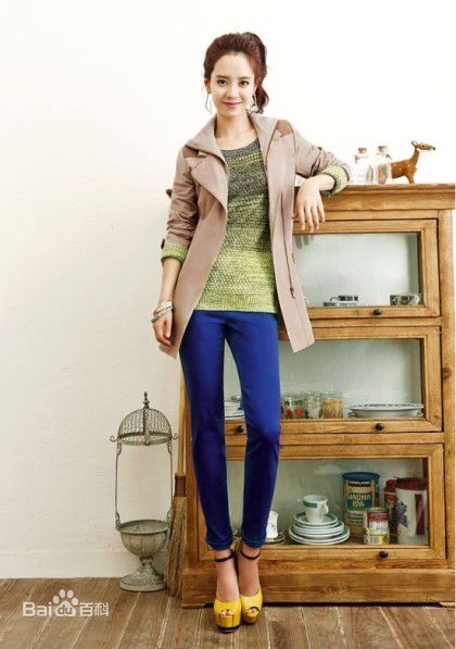 高清宋智孝(Song Ji Hyo<i>（艺名）</i>、 、Cheon Seong Im<i>（出生名）</i>、 、Cheon su-yeon<i>（现用名）</i>)图片