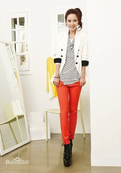 高清宋智孝(Song Ji Hyo<i>（艺名）</i>、 、Cheon Seong Im<i>（出生名）</i>、 、Cheon su-yeon<i>（现用名）</i>)图片