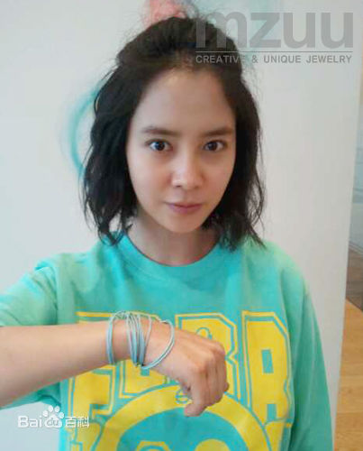 精选宋智孝(Song Ji Hyo<i>（艺名）</i>、 、Cheon Seong Im<i>（出生名）</i>、 、Cheon su-yeon<i>（现用名）</i>)精彩图册