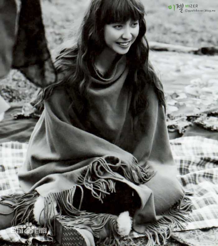 精选宋智孝(Song Ji Hyo<i>（艺名）</i>、 、Cheon Seong Im<i>（出生名）</i>、 、Cheon su-yeon<i>（现用名）</i>)精彩图册