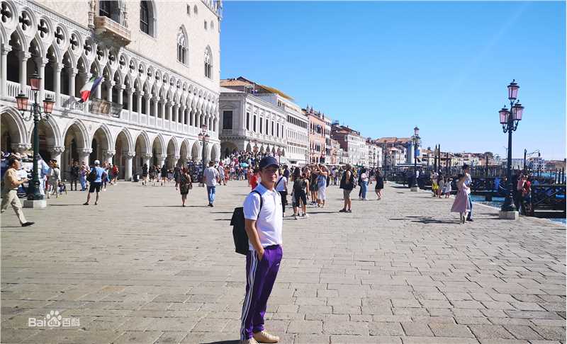 张颂文(Zhang Songwen)微博图片集图片图册