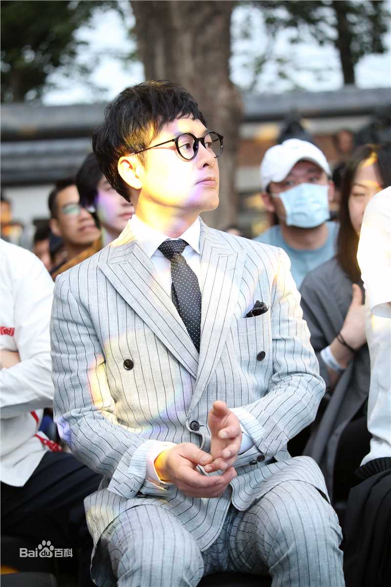 张颂文(Zhang Songwen)媒体照生活照相册