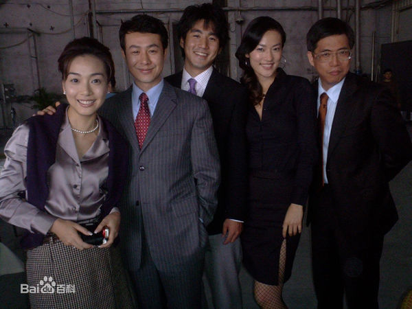 张颂文(Zhang Songwen)与圈中好友合照图片图集