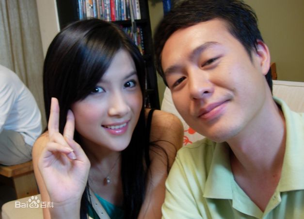 张颂文(Zhang Songwen)与圈中好友合照图片图集