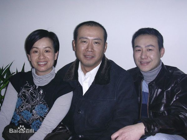 张颂文(Zhang Songwen)与圈中好友合照图片图集