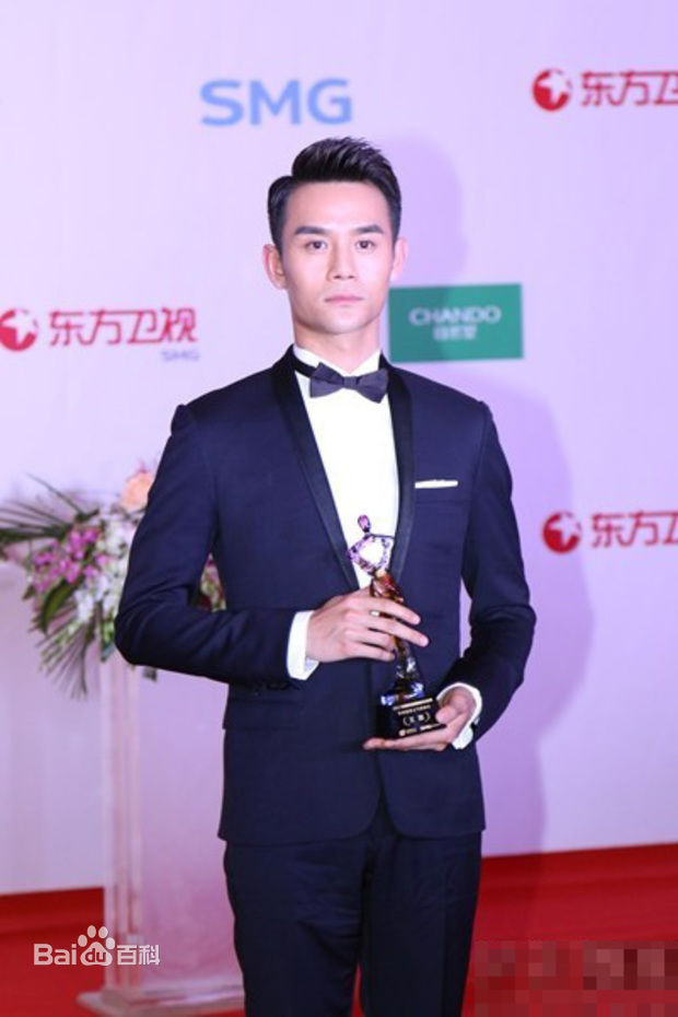 王凯(Wang Kai)获奖素颜照壁纸