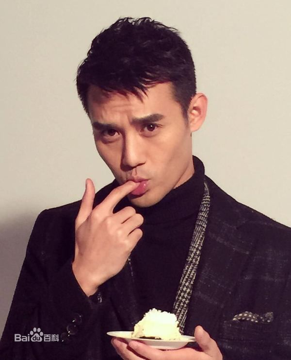 王凯(Wang Kai)ELLEMAN前后照片