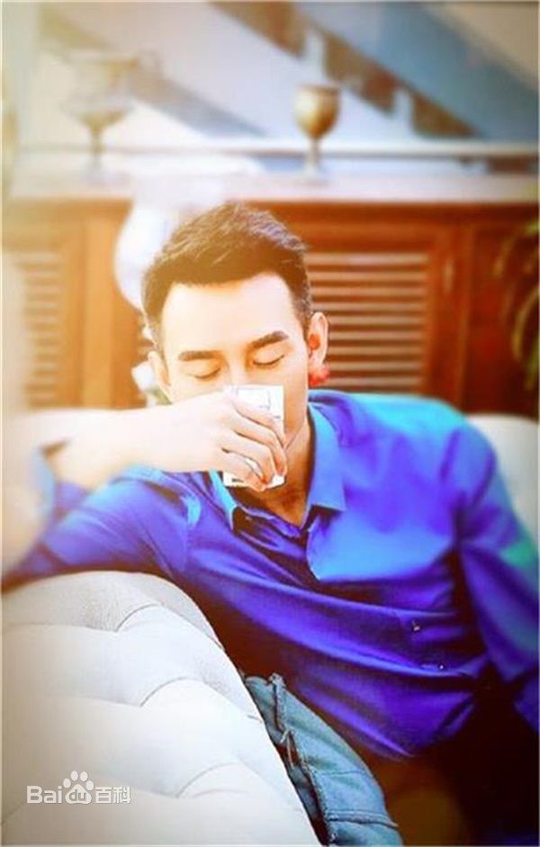 王凯(Wang Kai)时尚健康壁纸壁纸