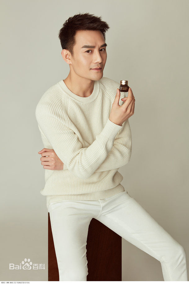 王凯(Wang Kai)雅诗兰黛品牌大使前后照片