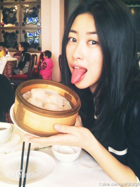 《朱珠》生活照