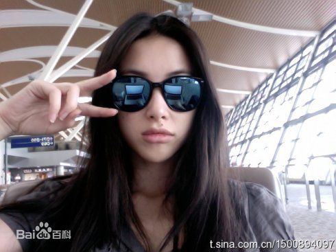 《朱珠》生活照