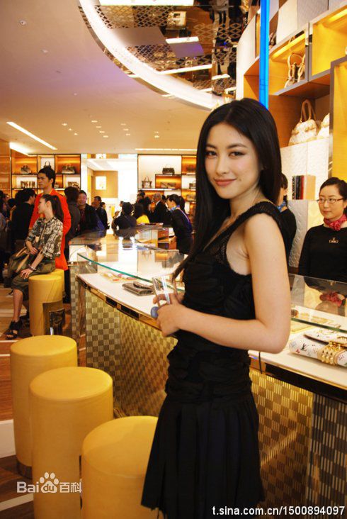 《朱珠》生活照