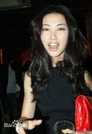 《朱珠》生活照