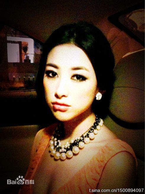 《朱珠》生活照