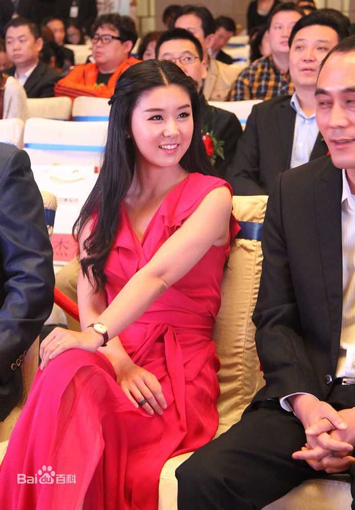 精选李小萌(Annabel Lee)在电影《爱你一世一生》新闻发布会中的图册