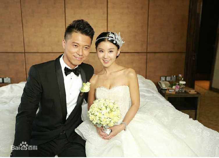 李小萌(Annabel Lee)结婚照图片图集