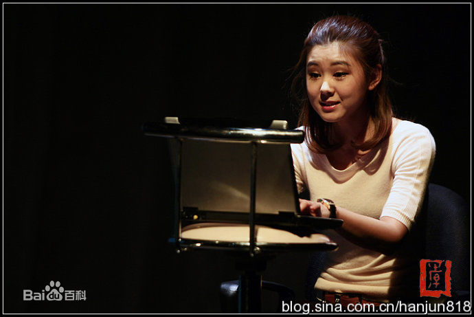 李小萌(Annabel Lee)2011年《第一次亲密接触》剧照