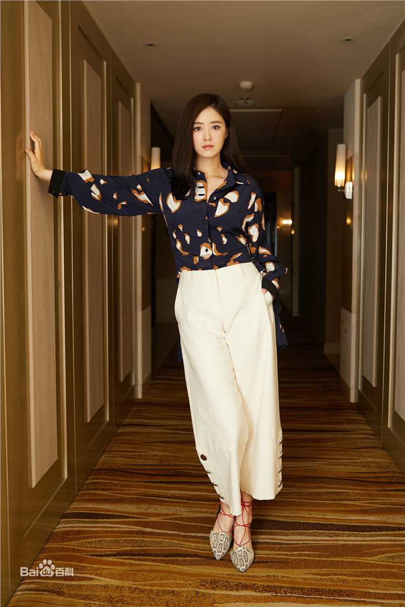 蒋欣(Rulu)出席活动生活照