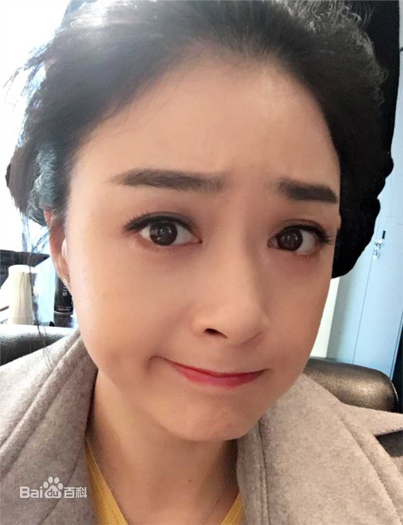 蒋欣(Rulu)生活照壁纸壁纸