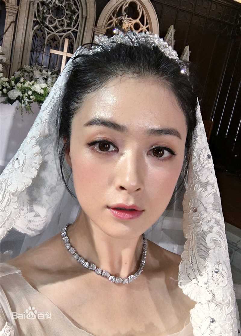 蒋欣(Rulu)生活照壁纸壁纸