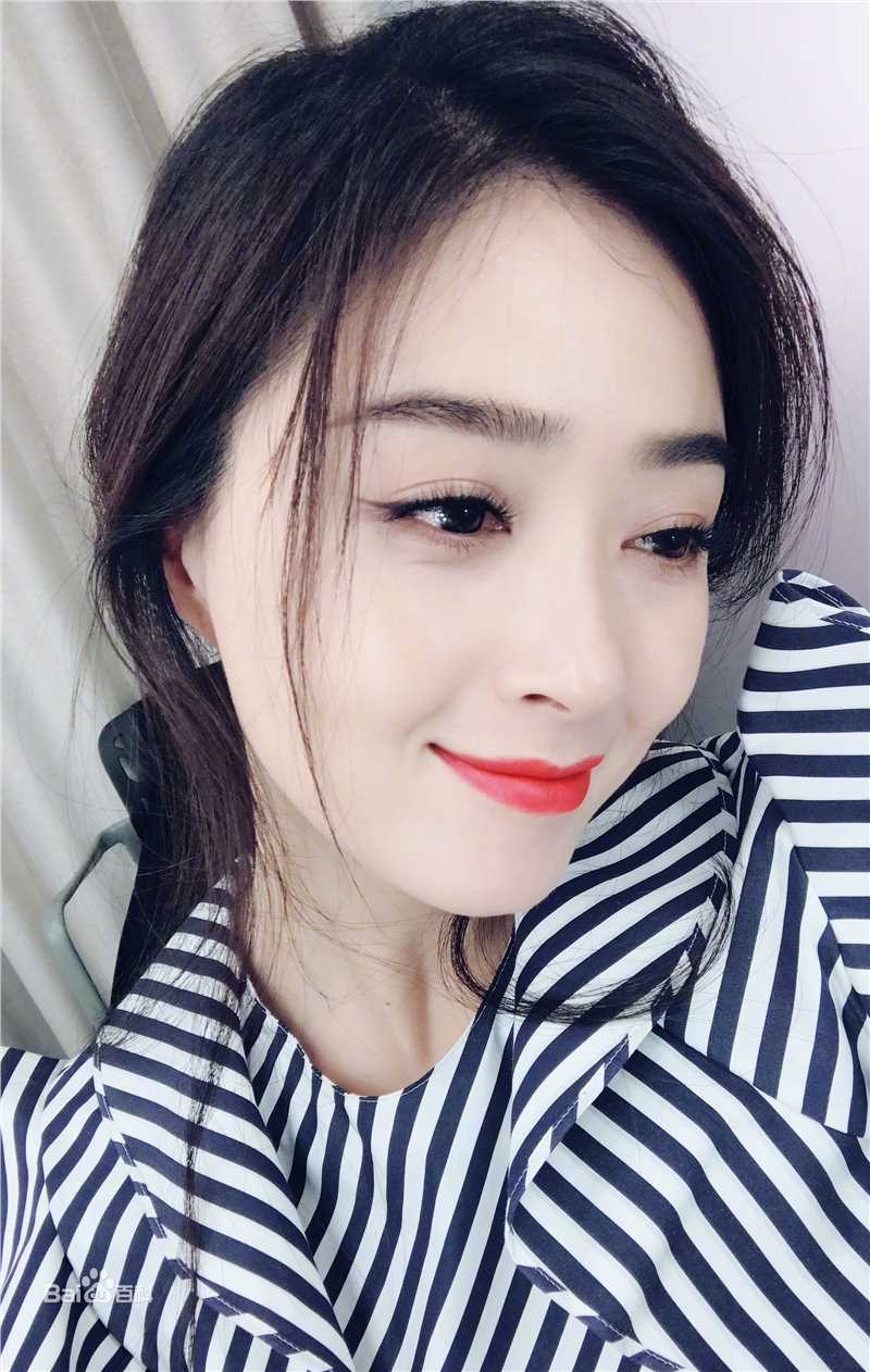 蒋欣(Rulu)生活照壁纸壁纸